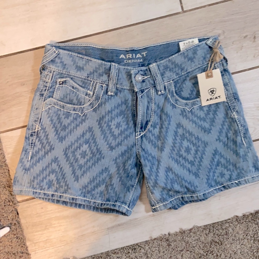Brand new with tags Ariat boyfriend shorts!